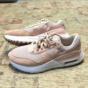Nike Air Max Systm 9.5 women’s